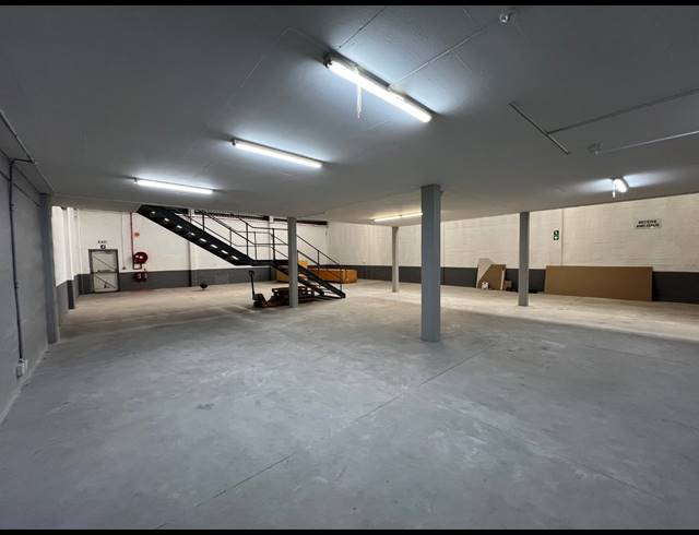 546M² WAREHOUSE TO LET IN AIRPORT INDUSTRIA